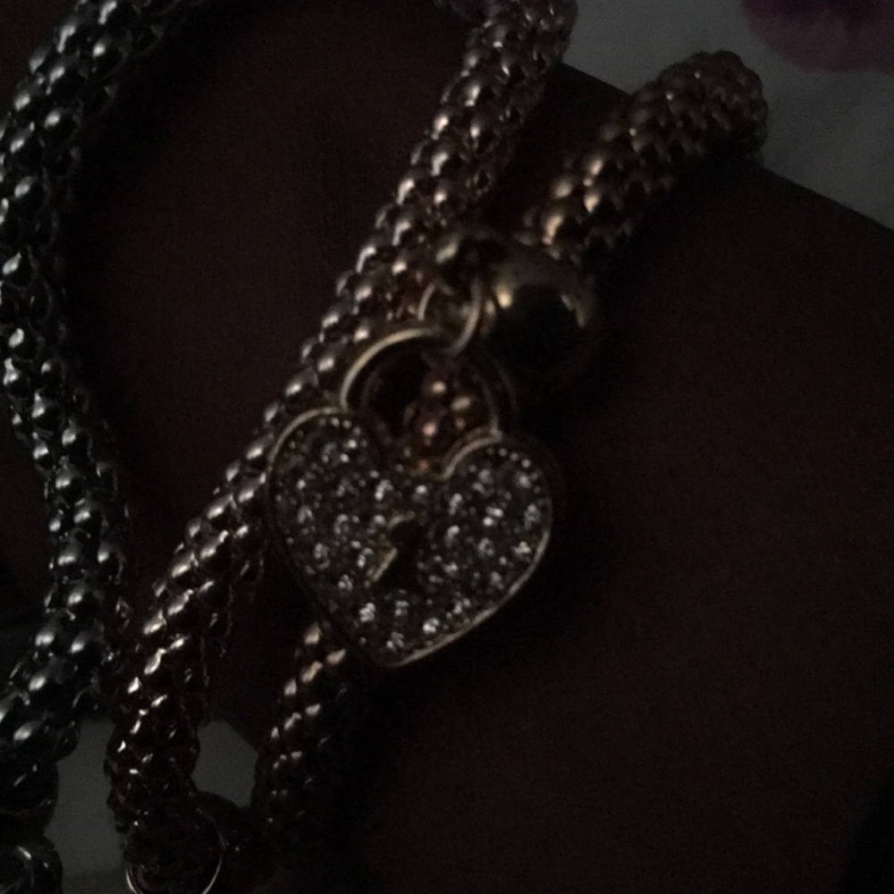 Meet your Posher, Lovina